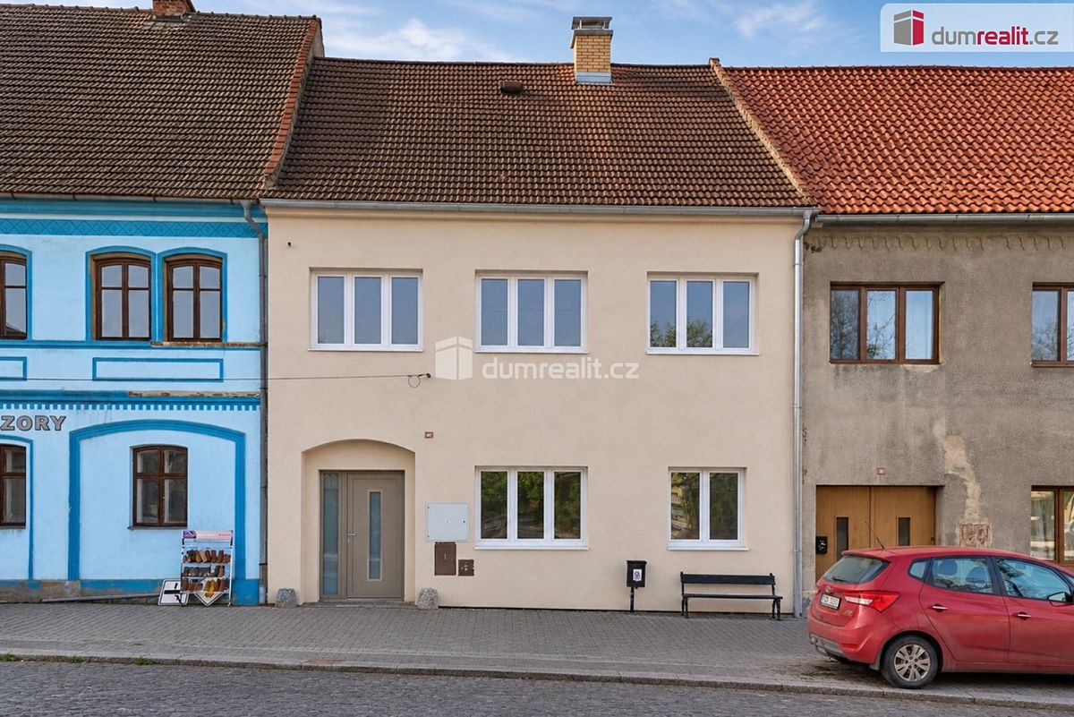 Prodej rodinného domu 200 m², pozemek 321 m²